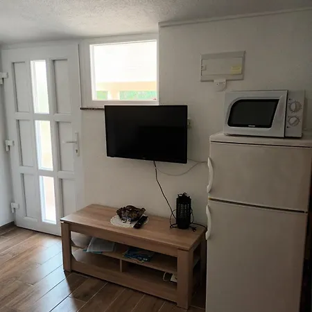 In With Terrace, Air Conditioning, Wi-fi * נין