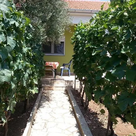 In With Terrace, Air Conditioning, Wi-fi *