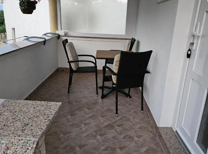 Lägenhet In With Terrace, Air Conditioning, Wi-fi *